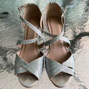 Delicacy silver cris cross strap rhinestone heels